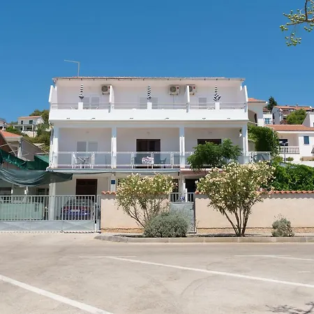 Apartamento Seafront In For 2