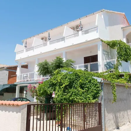 Apartamento Seafront In For 2 *
